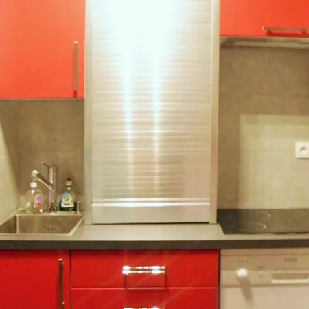 On The French Riviera With Balcony, 150m From The Beach! Hyeres