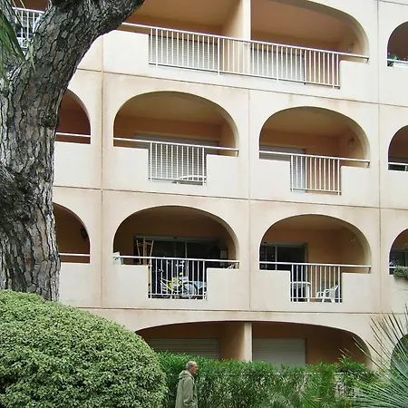 Apartment On The French Riviera With Balcony, 150m From The Beach! Hyeres